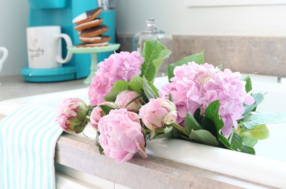 Summer blooms for the farmhouse cottage