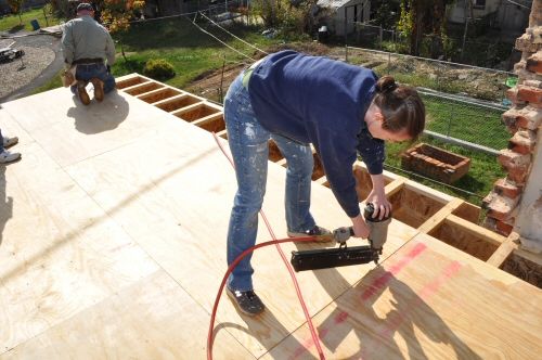 fasten plywood subfloor to joists